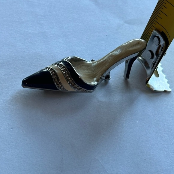Brooch Navy and cream enamel rhinestone brooch -High Heel Shoe - Picture 8 of 8
